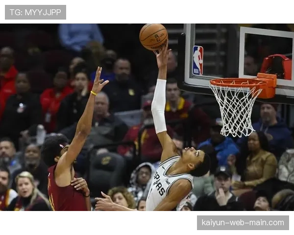 文班亚马盖帽能力冠绝联盟 马刺内线防守基石作用日益稳固